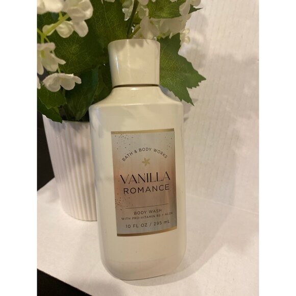 Bath & Body Works “Vanilla Romance” New Full Size Body Wash - Picture 1 of 5